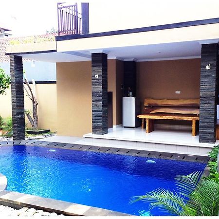 Ratu Guest House Kuta Selatan Ngoại thất bức ảnh