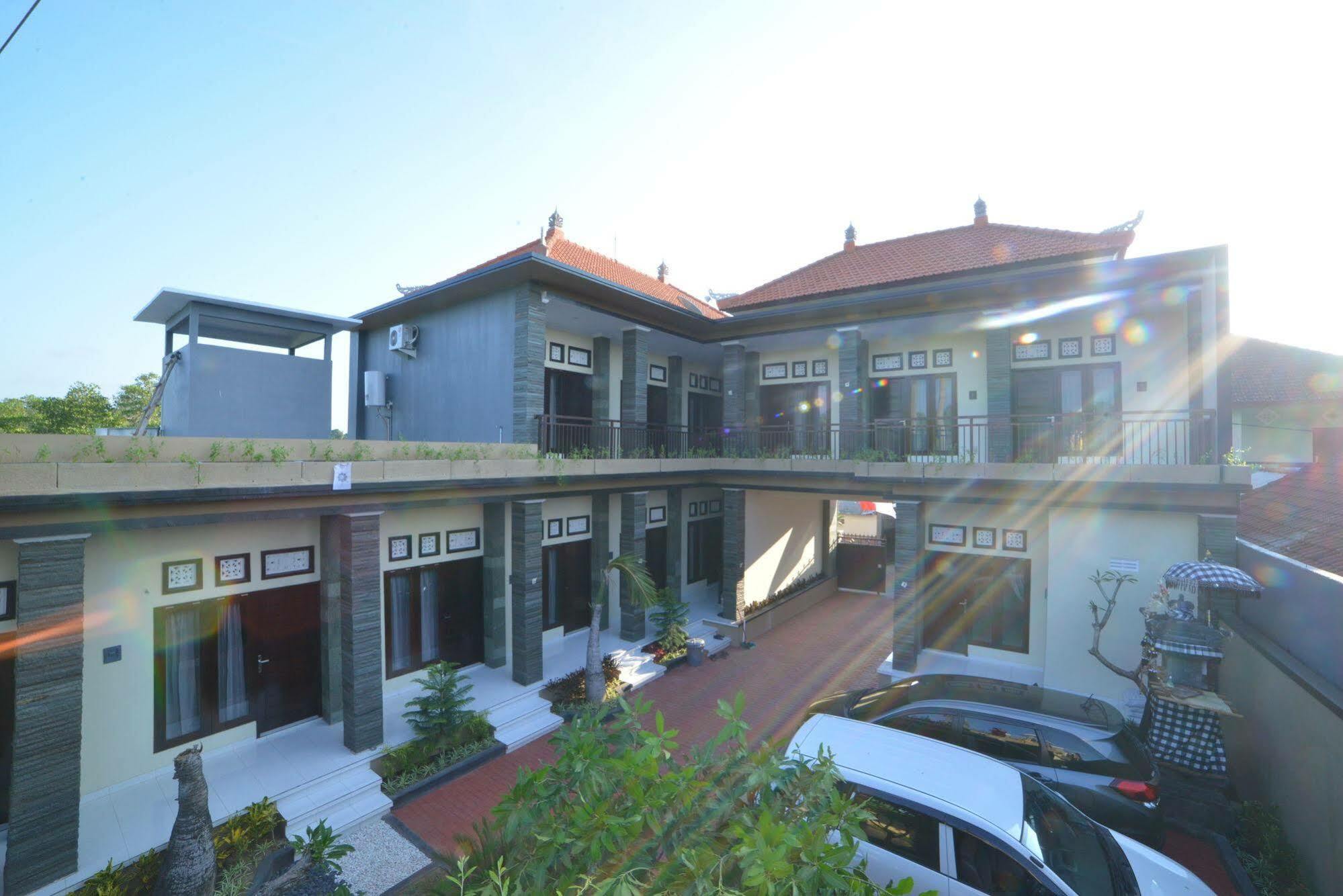 Ratu Guest House Kuta Selatan Ngoại thất bức ảnh
