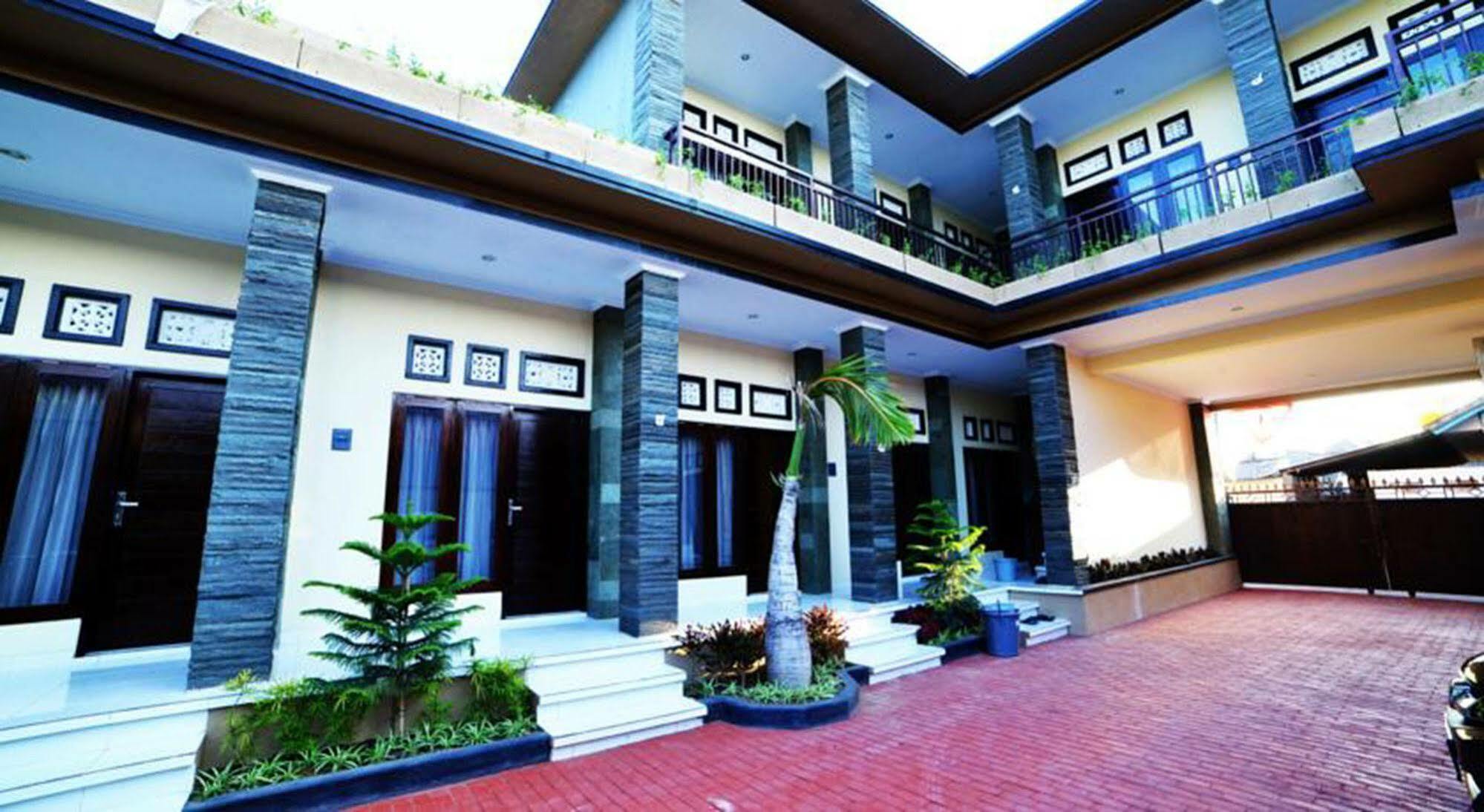 Ratu Guest House Kuta Selatan Ngoại thất bức ảnh