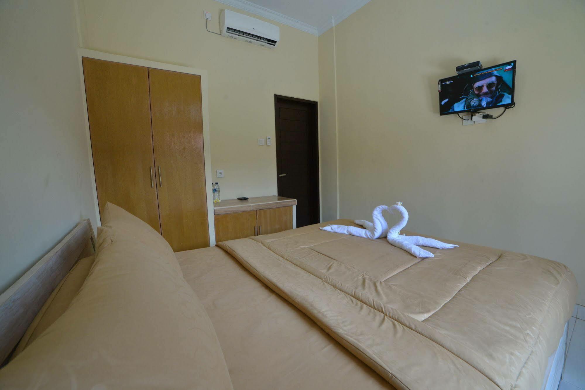 Ratu Guest House Kuta Selatan Ngoại thất bức ảnh