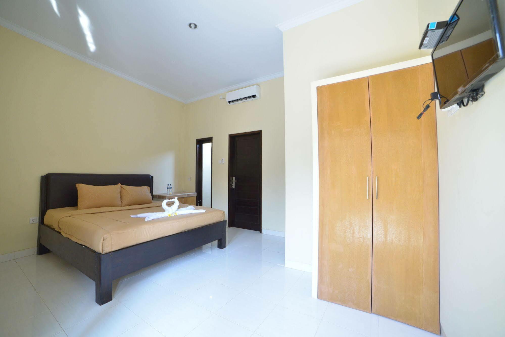 Ratu Guest House Kuta Selatan Ngoại thất bức ảnh