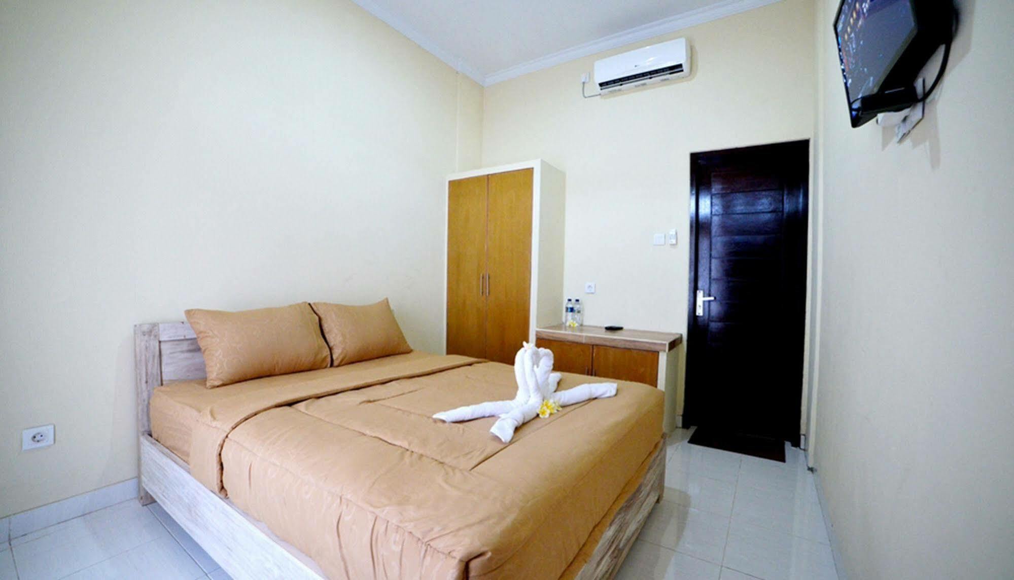 Ratu Guest House Kuta Selatan Ngoại thất bức ảnh